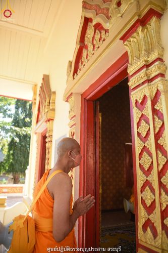 ภาพ No.40940:พิธีตัดปอยผม ปลงผม ขอขมารับผ้าไตรและพิธีบรรพชา ในโครงการอุปสมบท บูชาธรรมมหาปูชนียาจารย์ ประจำปี 2564 ชุดที่ 18