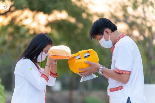 ภาพ No.43635:พิธีตัดปอยผมธรรมทายาท ณ เมืองโบราณ จ.สมุทรปราการ