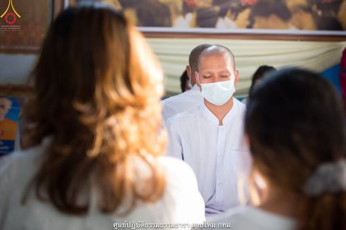 ภาพ No.39480:พิธีตัดปอยผม ปลงผม ขอขมารับผ้าไตรและพิธีบรรพชา ในโครงการอุปสมบท บูชาธรรมมหาปูชนียาจารย์ ประจำปี 2564  ชุดที่ 2