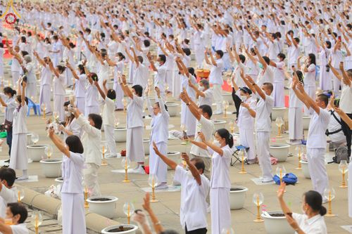 ภาพ No.52550:ประมวลภาพวันคล้ายวันเกิดครบรอบ 138 ปี พระมงคลเทพมุนี (สด จนฺทสโร) พระผู้ปราบมาร ชุดที่ 2