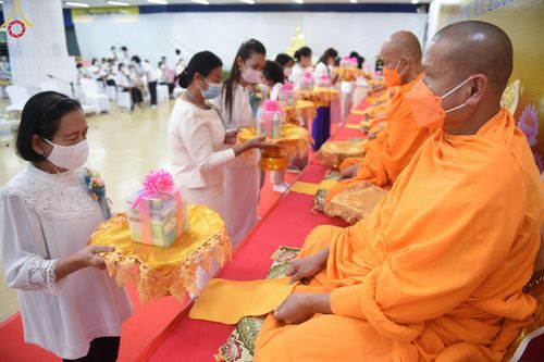 ภาพ No.49783:ประมวลภาพพิธีสักการะรูปหล่อพระมงคลเทพมุนี หลวงปู่วัดปากน้ำ ณ ห้างทวีกิจคอมเพล็กซ์ อ.เมือง จ.สระบุรี