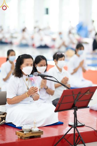 ภาพ No.45370:ประมวลภาพพิธีตักบาตรสามเณรใหม่ โครงการบรรพชาสามเณรฟื้นฟูพระพุทธศาสนาทั่วไทย ณ ศูนย์อบรมเยาวชนนครปฐม