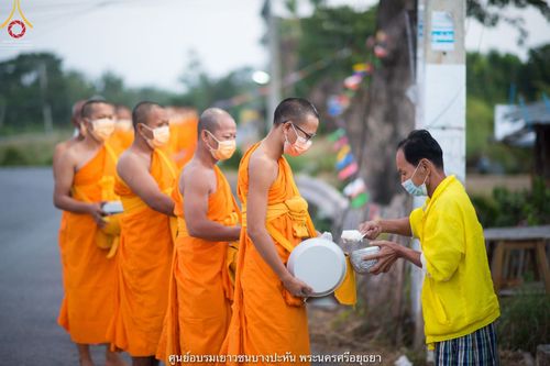 ภาพ No.42068:พิธีตัดปอยผม ปลงผม ขอขมารับผ้าไตรและพิธีบรรพชา ในโครงการอุปสมบท บูชาธรรมมหาปูชนียาจารย์ ประจำปี 2564 ชุดที่ 20