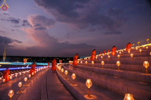 ภาพ No.44997:ประมวลภาพพิธีจุดประทีป​ วันคุ้ม​ครองโลก ณ วัดพระธรรมกาย