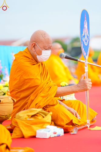 ภาพ No.49488:ประมวลภาพพิธีตักบาตรพระสงฆ์ 1,091 รูป เนื่องในวันแม่แห่งชาติ ณ ตลาดจัมโบ้ ชุดที่ 1