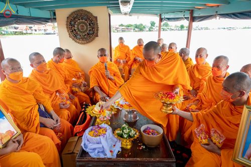 ภาพ No.49030:ประมวลภาพพิธีเก็บอัฐิและลอยอังคาร พระสุธรรมญาณวิเทศ  (สุธรรม สุธมฺโม)