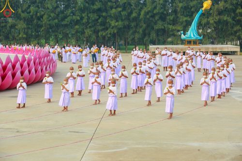 ภาพ No.44944:ประมวลภาพพิธีบรรพชา ในโครงการบรรพชาสามเณรฟื้นฟูพระพุทธศาสนาทั่วไทย ณ ศูนย์อบรมเยาวชนกาญจนบุรี