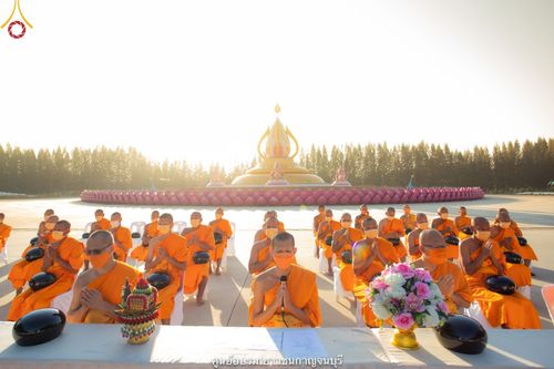 ภาพ No.41034:พิธีตัดปอยผม ปลงผม ขอขมารับผ้าไตรและพิธีบรรพชา ในโครงการอุปสมบท บูชาธรรมมหาปูชนียาจารย์ ประจำปี 2564 ชุดที่ 19