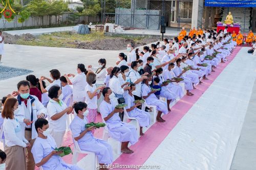 ภาพ No.39577:พิธีตัดปอยผม ปลงผม ขอขมารับผ้าไตรและพิธีบรรพชา ในโครงการอุปสมบท บูชาธรรมมหาปูชนียาจารย์ ประจำปี 2564 ชุดที่ 3