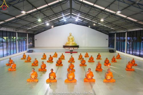 ภาพ No.40681:พิธีตัดปอยผม ปลงผม ขอขมารับผ้าไตรและพิธีบรรพชา ในโครงการอุปสมบท บูชาธรรมมหาปูชนียาจารย์ ประจำปี 2564 ชุดที่ 15