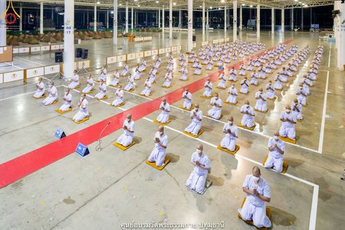 ภาพ No.39877:พิธีตัดปอยผม ปลงผม ขอขมารับผ้าไตรและพิธีบรรพชา ในโครงการอุปสมบท บูชาธรรมมหาปูชนียาจารย์ ประจำปี 2564 ชุดที่ 7