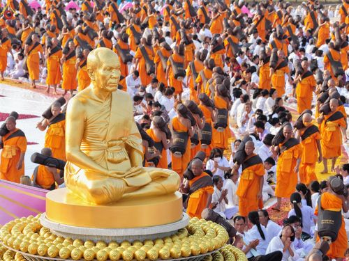 ภาพ No.299614:วันที่ 18 มกราคม พ.ศ. 2569 พิธีต้อนรับพระธรรมยาตรา (ภาพชุดที่ 2) ณ อนุสรณ์สถานลำดับที่ 5  สถานที่เผยแผ่วิชชาธรรมกายครั้งแรก อนุสรณ์สถานบางปลา วัดบางปลา อำเภอบางเลน จังหวัดนครปฐม ในโครงการธรรมยาตรา กตัญญูบูชา มหาปูชนียาจารย์ พระมงคลเทพมุนี(สด จนฺทสโร) พระ