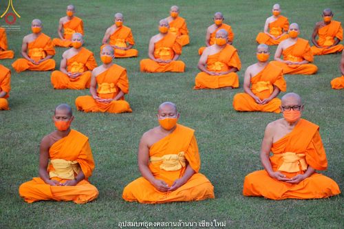 ภาพ No.40682:พิธีตัดปอยผม ปลงผม ขอขมารับผ้าไตรและพิธีบรรพชา ในโครงการอุปสมบท บูชาธรรมมหาปูชนียาจารย์ ประจำปี 2564 ชุดที่ 15