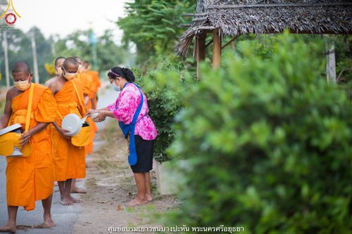 ภาพ No.42072:พิธีตัดปอยผม ปลงผม ขอขมารับผ้าไตรและพิธีบรรพชา ในโครงการอุปสมบท บูชาธรรมมหาปูชนียาจารย์ ประจำปี 2564 ชุดที่ 20