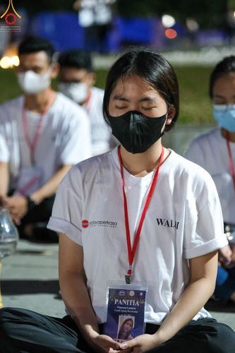 ภาพ No.46489:พิธีจุดโคมวิสาขประทีป วันวิสาขบูชา พ.ศ. 2565 ณ ประเทศอินโดนีเซีย