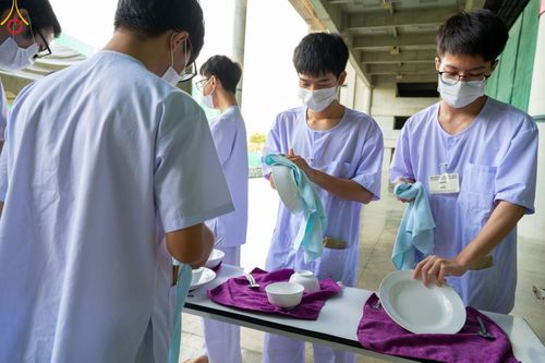 ภาพ No.47366:ประมวลภาพกิจวัตร-กิจกรรม ธรรมทายาท ในโครงการบรรพชาอุปสมบทหมู่ รุ่นเข้าพรรษา