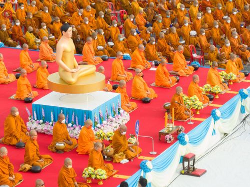 ภาพ No.49487:ประมวลภาพพิธีตักบาตรพระสงฆ์ 1,091 รูป เนื่องในวันแม่แห่งชาติ ณ ตลาดจัมโบ้ ชุดที่ 1