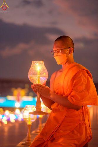 ภาพ No.45002:ประมวลภาพพิธีจุดประทีป​ วันคุ้ม​ครองโลก ณ วัดพระธรรมกาย