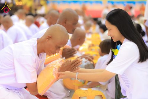 ภาพ No.281205:วันที่ 4 ธันวาคม พ.ศ. 2568 พิธีบรรพชาสามเณร ในโครงการบวชบูชาธรรมมหาปูชนียาจารย์  ณ วัดกลางพระอารามหลวง จังหวัดบุรีรัมย์