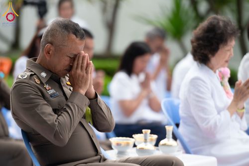 ภาพ No.351485:วันที่ 22 กันยายน พ.ศ. 2569  พิธีตักบาตรสามเณรธรรมทายาท โครงการบรรพชาพัฒนาคุณธรรม จริยธรรม  สำหรับนักเรียนนายสิบตำรวจ (นสต.) รุ่นที่ 16 ศูนย์ฝึกอบรมตำรวจภูธรภาค 1  ณ วัดพระพุทธบาทราชวรมหาวิหาร