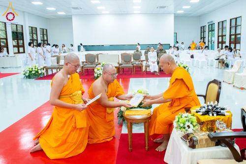 ภาพ No.314416:วันพฤหัสบดีที่ 19 มีนาคม พ.ศ. 2569 พิธีบำเพ็ญกุศล คุณพ่อณรงค์ จินตมากุล โยมบิดา พระครูปลัดรัตนวีรวัฒน์ (รังสฤษดิ์ อิทฺธิจินตโก) ที่ปรึกษาเจ้าคณะจังหวัดปทุมธานี เจ้าอาวาสวัดพระธรรมกาย  ณ ห้องปลูกศรัทธา 2 วัดพระธรรมกาย ปทุมธานี