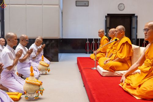 ภาพ No.350836:วันที่ 19 กันยายน พ.ศ.2569 พิธีบรรพชาอุปสมบท โครงการอุปสมบทหมู่บูชาธรรม ครบรอบ 109 ปี วันครูผู้ค้นพบวิชชาธรรมกาย ณ โบสถ์พระไตรปิฏก วัดพระธรรมกาย