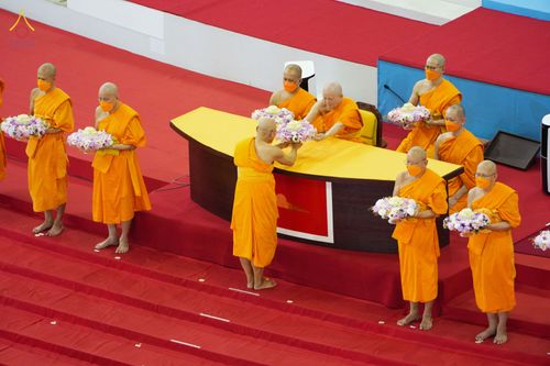 ภาพ No.81678:พิธีหล่อพระประธานเพื่อประดิษฐาน ณ ห้องแก้วสารพัดนึก 2 เนื่องในวันวิสาขบูชา วันเสาร์ที่ 3 มิถุนายน 2566 ณ วัดพระธรรมกาย จ.ปทุมธานี