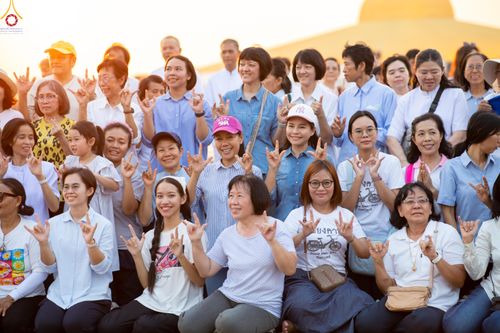 ภาพ No.322645:วันที่ 17 เมษายน พ.ศ.2569 การเรียงกล่องไทยธรรม เรียงน้ำดื่ม เรียงร่ม ณ ลานธรรมพระมหาธรรมกายเจดีย์ เพื่องานถวายมหาสังฆทาน 40,000 กว่าวัดทั่วประเทศ วันคุ้มครองโลก 22 เมษายน พ.ศ.2569 วัดพระธรรมกาย