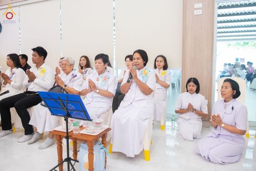 ภาพ No.337121:วันเสาร์ที่ 27 มิถุนายน พ.ศ. 2569 พิธีตักบาตรแด่คณะสงฆ์ 323 วัด 4 จังหวัดชายแดนภาคใต้ พิธีถวายสังฆทานแด่คณะสงฆ์ 323 วัด ปีที่ 22 ครั้งที่ 186 พิธีมอบกองทุนหนุนแรงใจช่วยครูใต้ ปีที่ 19 ครั้งที่ 149 และพิธีทำบุญอุทิศส่วนกุศลให้ผู้วายชนม์ ณ ศูนย์ปฏิบัติธรรม