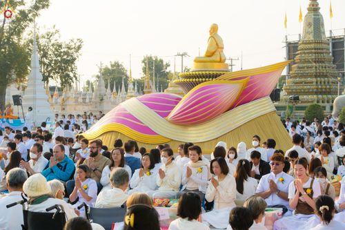 ภาพ No.294437:วันที่ 14 มกราคม พ.ศ. 2569 พิธีตักบาตรพระธรรมยาตรา ณ วัดสองพี่น้อง ต.ต้นตาล อ.สองพี่น้อง จ.สุพรรณบุรี ในโครงการธรรมยาตรา กตัญญูบูชา มหาปูชนียาจารย์ พระมงคลเทพมุนี(สด จนฺทสโร) พระผู้ปราบมาร อนุสรณ์สถาน 7 แห่ง ปีที่ 14