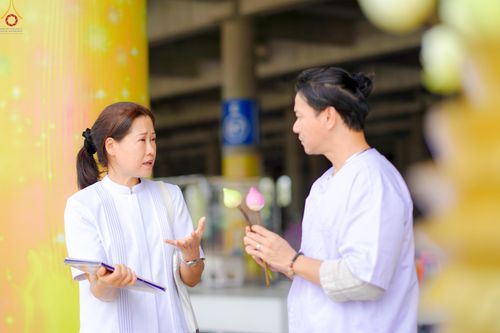 ภาพ No.345132:วันที่ 7 - 19 สิงหาคม พ.ศ.2569 ต้อนรับชาวต่างชาติเยี่ยมชมวัดพระธรรมกาย
