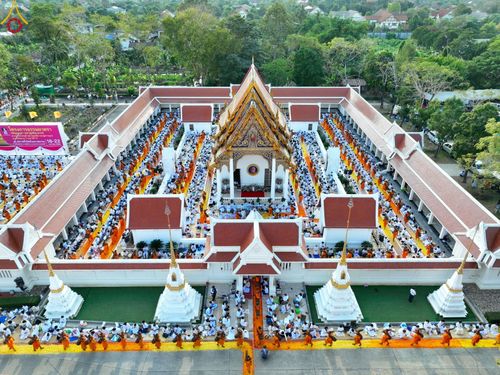 ภาพ No.72340:พิธีต้อนรับพระธรรมยาตรา ในโครงการธรรมยาตรากตัญญูบูชา มหาปูชนียาจารย์ พระมงคลเทพมุนี(สด จนฺทสโร) พระผู้ปราบมาร อนุสรณ์สถาน 7 แห่ง ปีที่ 11 วันที่ 18 มกราคม พ.ศ. 2566 ณ อนุสรณ์สถานลำดับที่ 4 สถานที่เกิดด้วยกายธรรม วัดโบสถ์ (บน) บางคูเวียง อ.บางกรวย จ.นนทบุ
