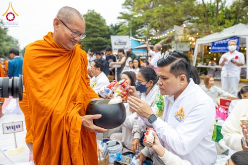 ภาพ No.285971:วันเสาร์ที่ 13 ธันวาคม พ.ศ.2568 พิธีตักบาตรพระภิกษุสามเณร 1,000 รูป ณ บริเวณหน้าอุทยานแห่งชาติเขาใหญ่ อำเภอปากช่อง จ.นครราชสีมา