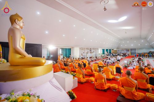 ภาพ No.283524:วันอาทิตย์ที่ 21 ธันวาคม  2568 พิธีบิณฑบาตฉลองสามเณรใหม่ ประเทศอินโดนีเซีย