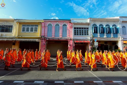 ภาพ No.248765:วันที่ 20 กันยายน พ.ศ. 2568 พิธีอัญเชิญรูปหล่อหลวงปู่วัดปากน้ำ ภาษีเจริญ จากวัดมงคลนิมิตร พระอารามหลวง เพื่อประดิษฐาน ณ วิหารพระมงคลเทพมุนี (สด จนฺทสโร)  ศูนย์ปฏิบัติธรรมภูเก็ต จ.ภูเก็ต