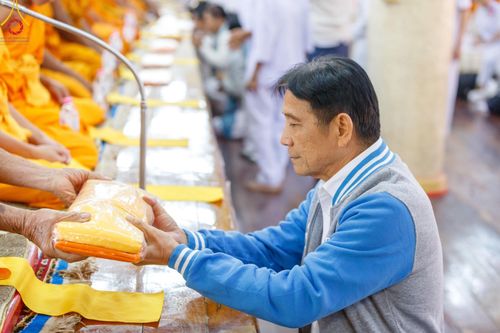 ภาพ No.195807:พิธีทอดผ้าป่าทำนุบำรุงศาสนสถาน ณ วัดตรีพาราสีมาเขต ต.สามเมือง อ.ลาดบัวหลวง จ.พระนครศรีอยุธยา ในโครงการธรรมยาตรา กตัญญูบูชา มหาปูชนียาจารย์ พระมงคลเทพมุนี(สด จนฺทสโร) พระผู้ปราบมาร อนุสรณ์สถาน 7 แห่ง ปีที่ 13 วันที่ 13 มกราคม พ.ศ. 2568
