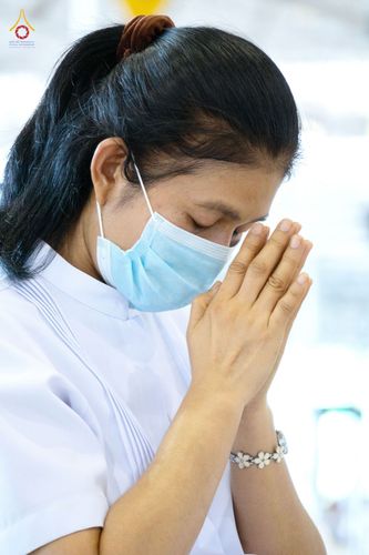 ภาพ No.80871:พิธีตักบาตร , พิธีบูชาข้าวพระในวันอาทิตย์ต้นเดือน วันที่ 7 พฤษภาคม พ.ศ. 2566 ณ วัดพระธรรมกาย