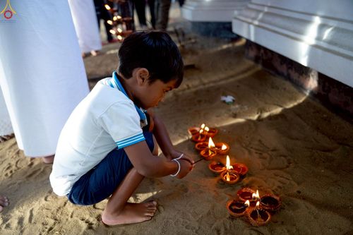 ภาพ No.230002:วันที่ 4 และ 12 พฤษภาคม พ.ศ. 2568 พิธีจุดวิสาขประทีป ถวายเป็นพุทธบูชา ณ วัดสุภัทรารามา มหาวิหาร เมืองบาดุลลา ประเทศศรีลังกา