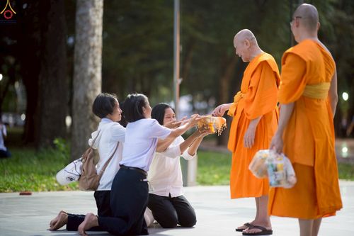 ภาพ No.250682:วันอังคารที่ 7 ตุลาคม พ.ศ. 2568 พิธีมหาปวารณาออกพรรษา ณ โบสถ์พระไตรปิฎก วัดพระธรรมกาย