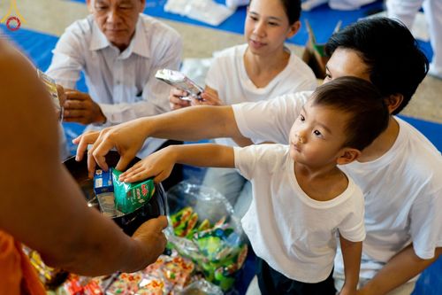 ภาพ No.124471:พิธีตักบาตรในวันมาฆบูชา ณ บ้านแก้วเรือนทองคุณยายฯ วัดพระธรรมกาย จ.ปทุมธานี วันเสาร์ที่ 24 กุมภาพันธ์ พ.ศ. 2567