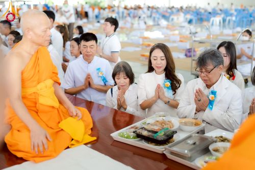 ภาพ No.253579:วันอังคารที่ 7 ตุลาคม พ.ศ.2568 (วันพระ ขึ้น 15 ค่ำ เดือน 11) พิธีบุพเปตพลี ครั้งที่ 171 ร่วมอุทิศบุญแด่หมู่ญาติที่ล่วงลับไปแล้ว และสืบทอดอายุพระพุทธศาสนา ณ หอฉันคุณยายอาจารย์ฯ วัดพระธรรมกาย