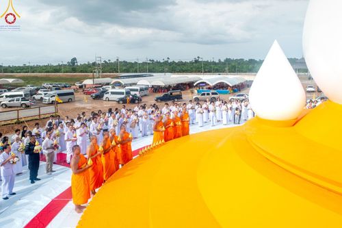 ภาพ No.144449:3 Bigboon 1.พิธีทอดผ้าป่าสถาปนาสังฆรัตนะปทุมเจดีย์ 2.พิธีประดิษฐานดอกบัวอนันต์นิรันดร์กาล 3.พิธีถวายมหาสังฆทานแด่คณะสงฆ์ทุกวัดในจังหวัดปัตตานี ณ ศูนย์อบรมเยาวชนจังหวัดปัตตานี วันอาทิตย์ที่ 14 กรกฎาคม พ.ศ. 2567