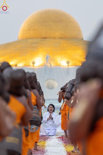ภาพ No.120359:พิธีต้อนรับพระธรรมยาตรา ในโครงการธรรมยาตรา กตัญญูบูชา มหาปูชนียาจารย์ พระมงคลเทพมุนี(สด จนฺทสโร) พระผู้ปราบมาร อนุสรณ์สถาน 7 แห่ง ปีที่ 12 วันที่ 28 มกราคม พ.ศ. 2567 ณ วัดพระธรรมกาย จ.ปทุมธานี (ชุดที่ 2)