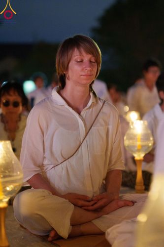 ภาพ No.112217:พิธีจุดประทีปถวายเป็นพุทธบูชา และบูชาธรรมมหาปูชนียาจารย์ พระมงคลเทพมุนี(สด จนฺทสโร) ในโครงการธรรมยาตรา กตัญญูบูชา มหาปูชนียาจารย์ พระมงคลเทพมุนี(สด จนฺทสโร) พระผู้ปราบมาร อนุสรณ์สถาน 7 แห่ง ปีที่ 12 วันที่ 14 มกราคม พ.ศ. 2567 ณ วัดสองพี่น้อง อ.สองพี่น้อง