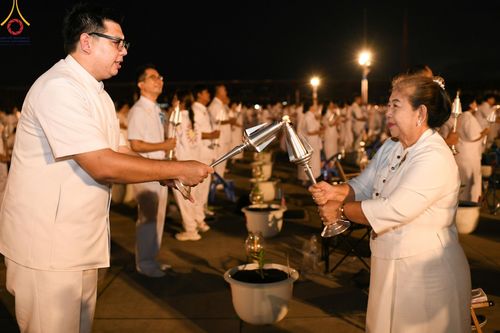 ภาพ No.160628:พิธีจุดประทีป 20,000 ดวง บูชาพระมหาธรรมกายเจดีย์ และบูชาพระมงคลเทพมุนี (สด จนฺทสโร) พระผู้ปราบมาร ณ ลานธรรม พระมหาธรรมกายเจดีย์ วัดพระธรรมกาย จ.ปทุมธานี วันที่ 10 ตุลาคม พ.ศ. 2567