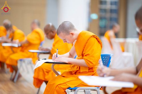 ภาพ No.267262:วันที่ 7 พฤศจิกายน พ.ศ. 2568 พิธีสอบธรรมสนามหลวง นักธรรมชั้นโท - เอก ณ สนามสอบวัดพระธรรมกาย