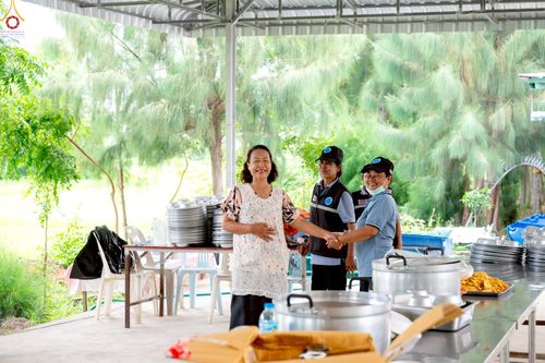 ภาพ No.235444:วันที่ 30-31 กรกฎาคม พ.ศ. 2568 วัดพระธรรมกาย มูลนิธิธรรมกาย ร่วมกับศูนย์ส่งเสริมศีลธรรมจังหวัดสุรินทร์ เปิดศูนย์พักพิงชั่วคราวเพื่อช่วยเหลือประชาชน ผู้อพยพจากเหตุปะทะกันตามแนวชายแดน ไทย-กัมพูชา ตั้งแต่วันที่ 24 กรกฎาคม พ.ศ.2568 เป็นต้นไป