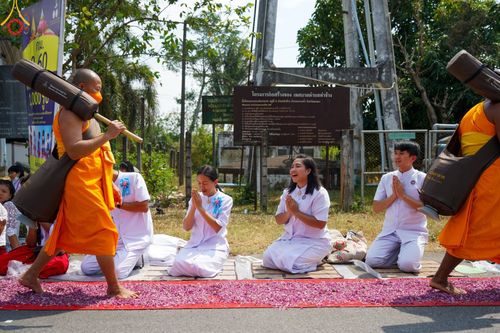 ภาพ No.129049:พระธรรมยาตราเดินธรรมยาตรา ณ ชุมชนรอบศูนย์ปฏิบัติธรรมภาคใต้ อ.บางกล่ำ จ.สงขลา วันที่ 10 มีนาคม พ.ศ. 2567