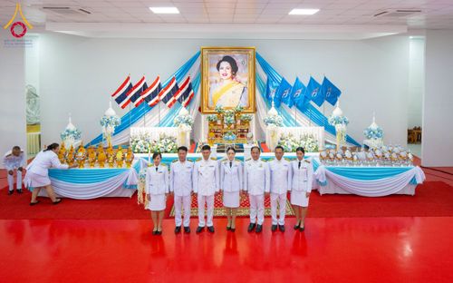 ภาพ No.237776:พิธีถวายเครื่องราชสักการะและวางพานพุ่ม และพิธีจุดเทียนถวายพระพรชัยมงคล เนื่องในโอกาสวันเฉลิมพระชนมพรรษา สมเด็จพระนางเจ้าสิริกิติ์ พระบรมราชินีนาถ พระบรมราชชนนีพันปีหลวง วันอังคารที่ 12 สิงหาคม พ.ศ. 2568  ณ อาคารปลูกศรัทธา 2 วัดพระธรรมกาย