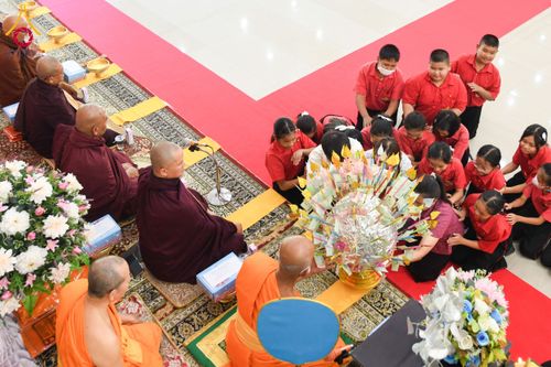 ภาพ No.192463:พิธีทอดผ้าป่าทำนุบำรุงศาสนสถาน ณ วัดศรีเมือง ต.ท่าทราย อ.เมืองสมุทรสาคร จ.สมุทรสาคร ในโครงการธรรมยาตรา กตัญญูบูชา มหาปูชนียาจารย์ พระมงคลเทพมุนี(สด จนฺทสโร) พระผู้ปราบมาร อนุสรณ์สถาน 7 แห่ง ปีที่ 13 วันที่ 9 มกราคม พ.ศ. 2568